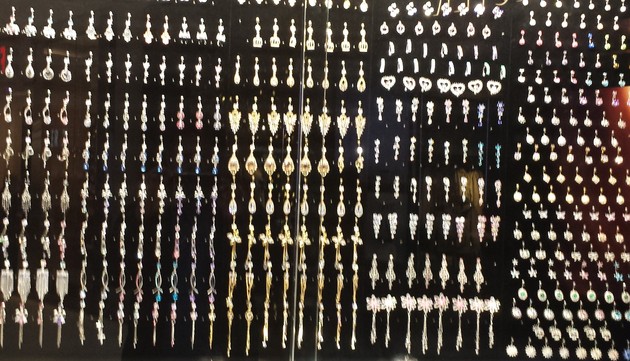 fashion jewelry store